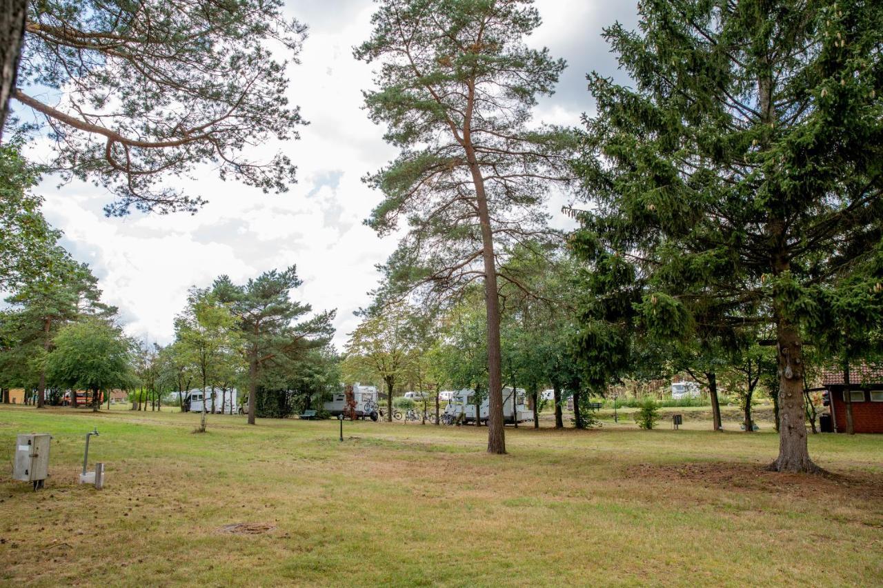 Naturcamping Lueneburger Heide - Chalets & Tiny Haeuser Soltau Luaran gambar