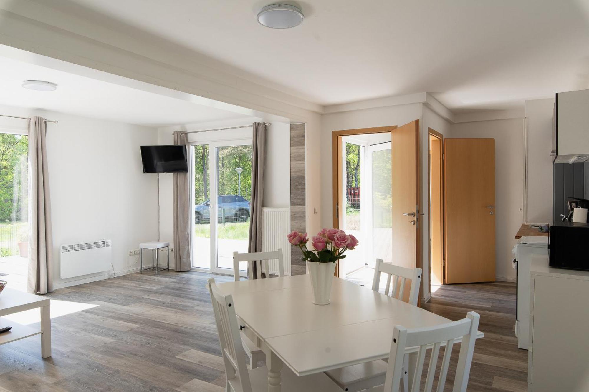 Naturcamping Lueneburger Heide - Chalets & Tiny Haeuser Soltau Luaran gambar