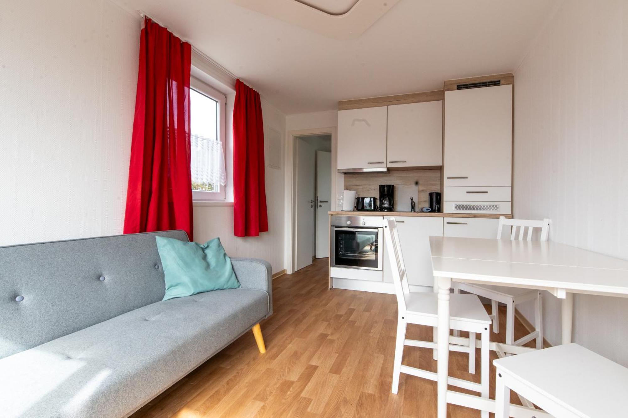 Naturcamping Lueneburger Heide - Chalets & Tiny Haeuser Soltau Luaran gambar